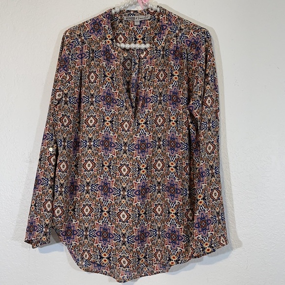 GYPSIES & MOONDUST Deep V-Neck Boho Patterned Blouse Size Large - Picture 1 of 7